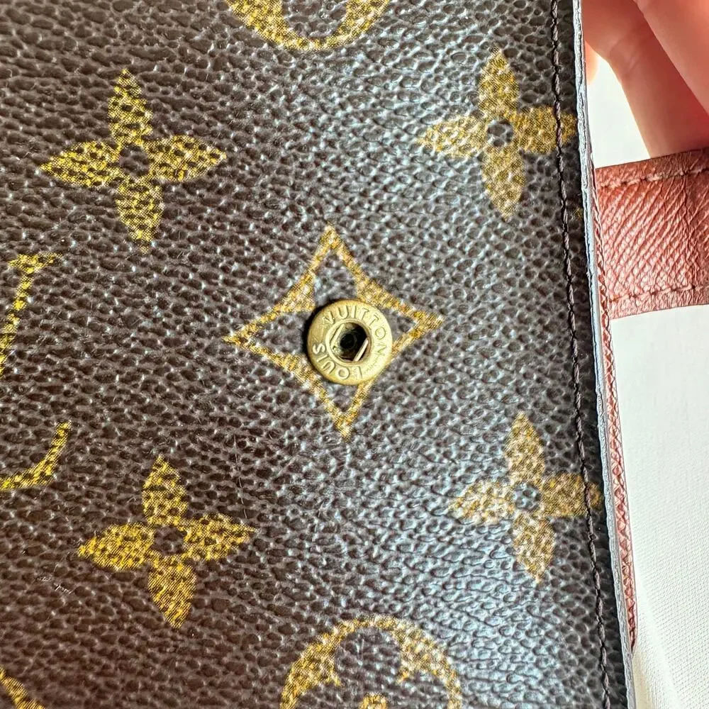 Louis Vuitton Monogram Snap Closure Bifold Wallet - Zip Coin Pocket